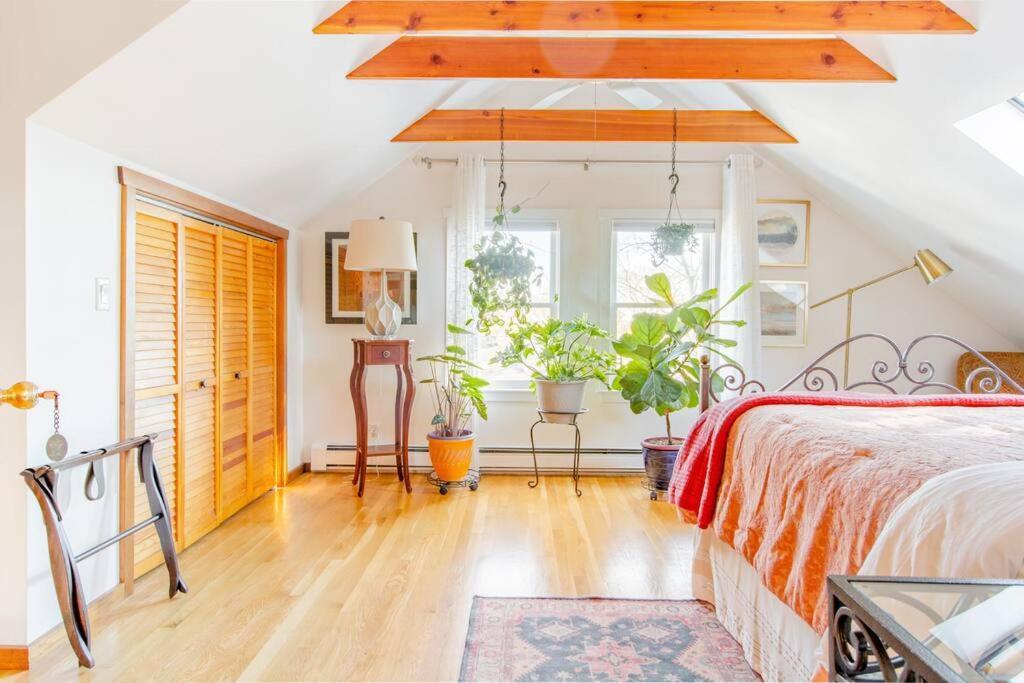 Urban Oasis In Hope Village Providence Luaran gambar