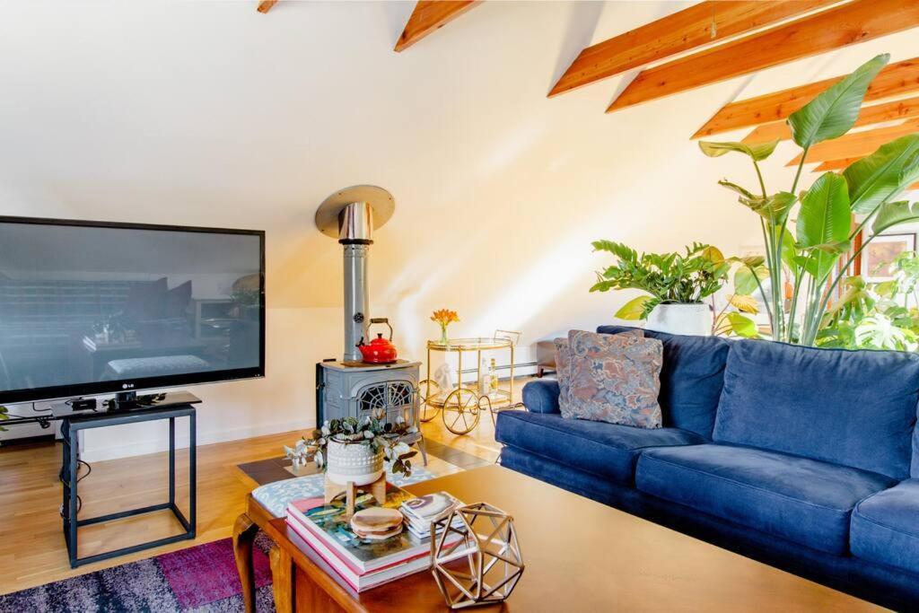 Urban Oasis In Hope Village Providence Luaran gambar