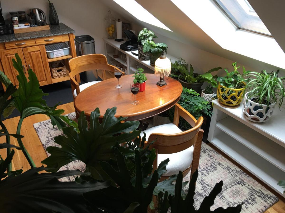 Urban Oasis In Hope Village Providence Luaran gambar